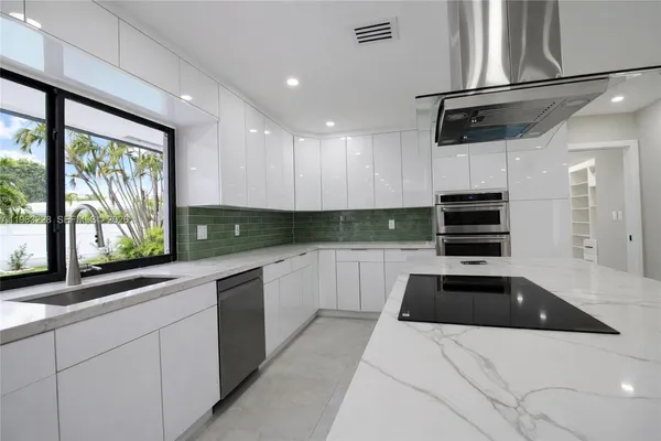 $1,150,000 | 6020 Northeast 18th Terrace, Fort Lauderdale, FL 33308