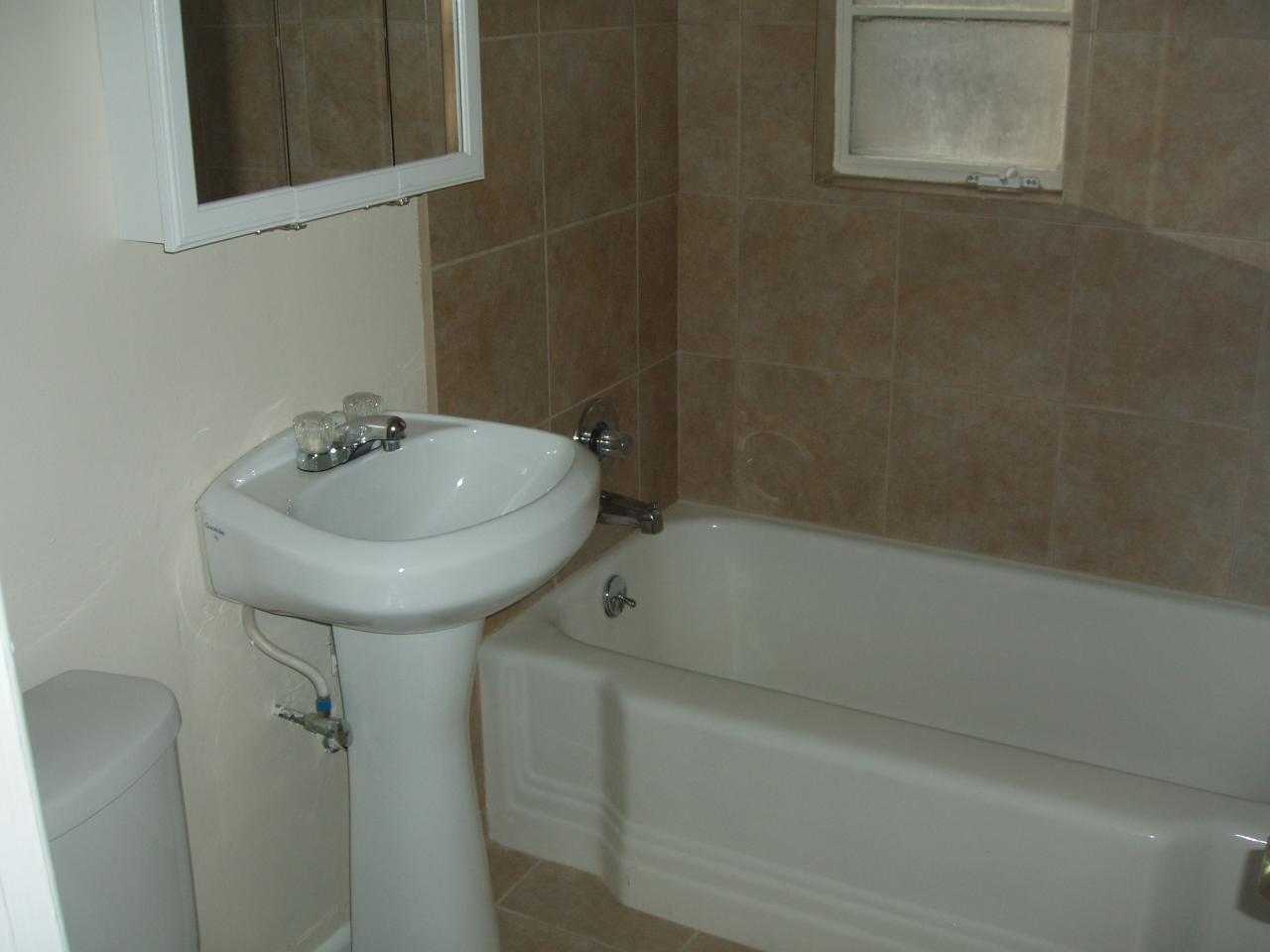845 West Picadilly Road Phoenix, AZ 85013 - Photo 11 of 17 P1010010
