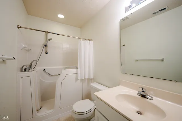 $350,000 | 6052 Bayfront Shores, McCordsville, IN 46055