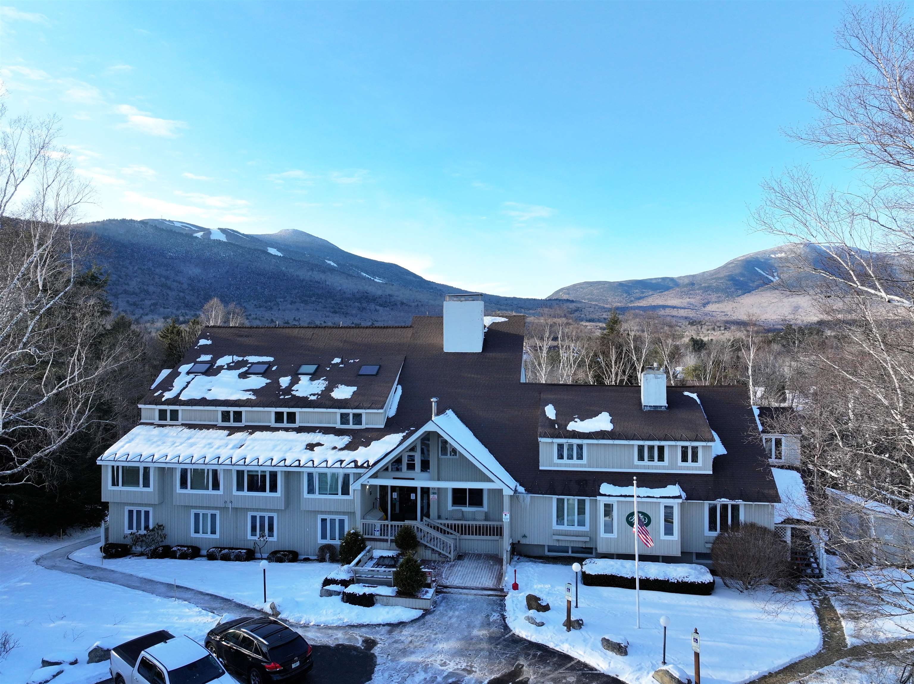 46 Packard's Road, Unit 101 WEEK 24 Waterville Valley, NH 03215 - Photo 2 of 52 Gallery Image 2