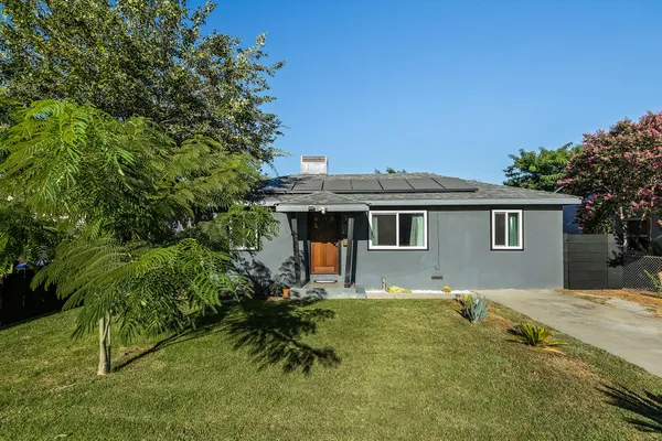 $315,000 | 820 South Bradley Street, Visalia, CA 93292