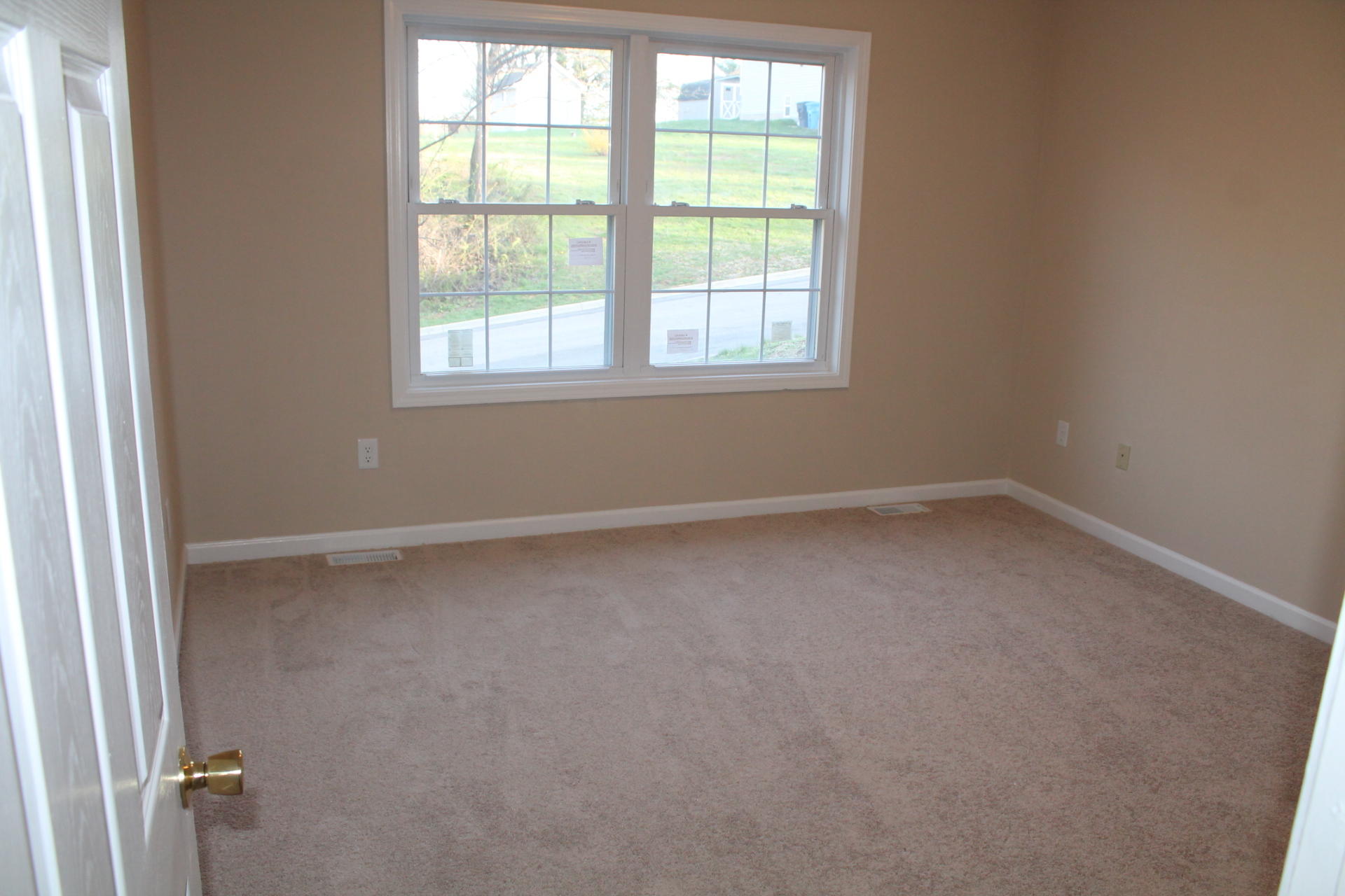 2612 Shull Road Northeast Roanoke, VA 24012 - Photo 17 of 30 IMG_5460
