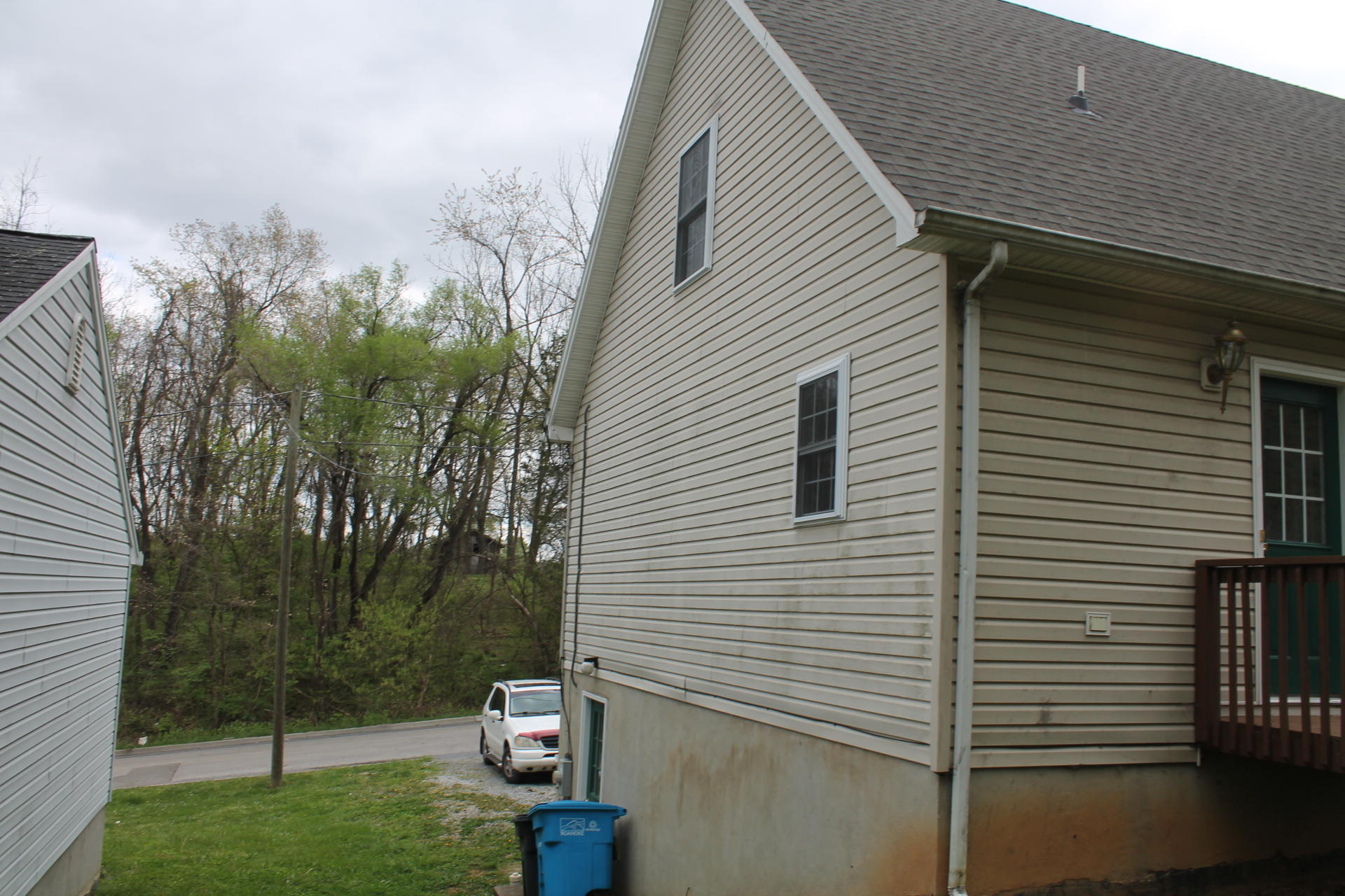 2612 Shull Road Northeast Roanoke, VA 24012 - Photo 4 of 30 IMG_5668
