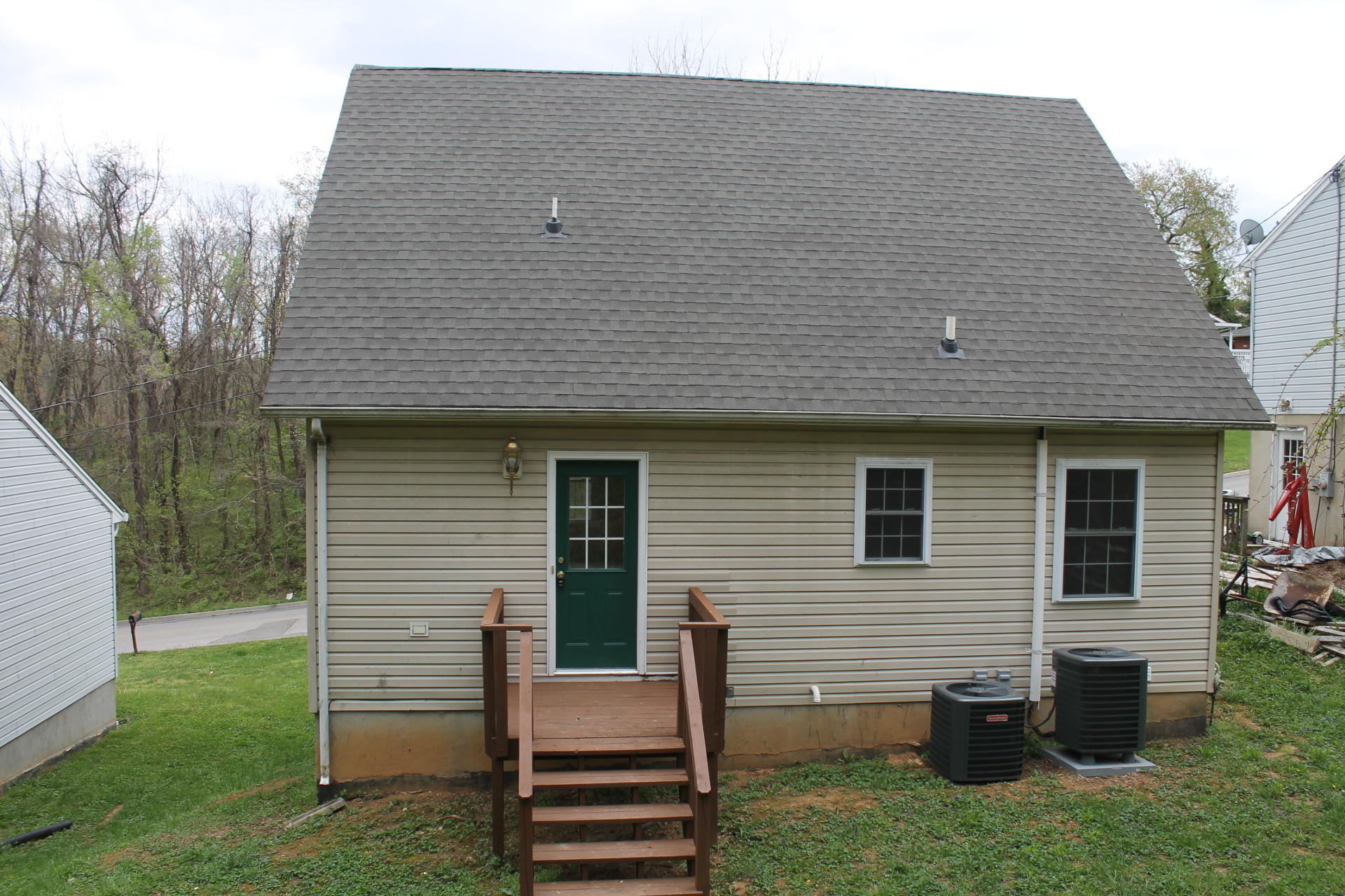 2612 Shull Road Northeast Roanoke, VA 24012 - Photo 6 of 30 IMG_5670