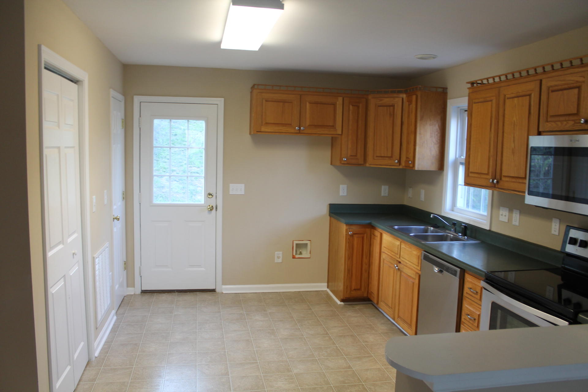 2612 Shull Road Northeast Roanoke, VA 24012 - Photo 10 of 30 IMG_5448