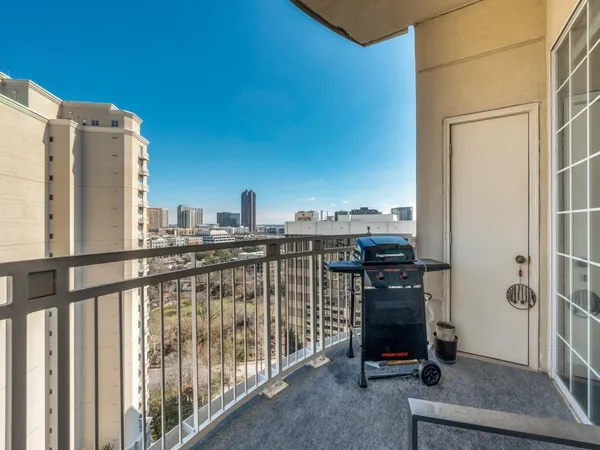 $420,000 | 3225 Turtle Creek Boulevard, Unit 1509, Dallas, TX 75219