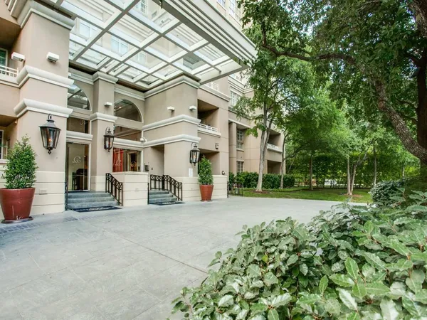 $420,000 | 3225 Turtle Creek Boulevard, Unit 1509, Dallas, TX 75219