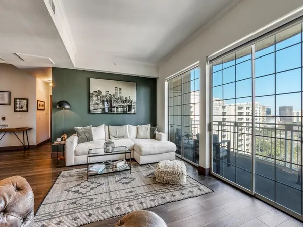 $420,000 | 3225 Turtle Creek Boulevard, Unit 1509, Dallas, TX 75219