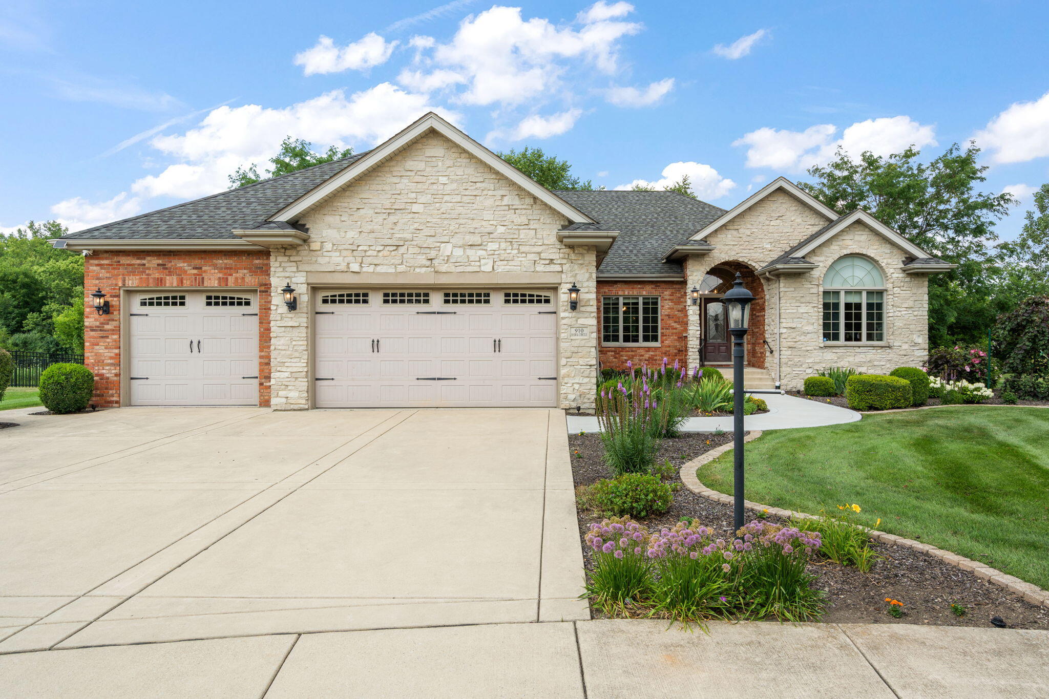 910 Hawk Circle Crown Point, IN 46307 - Photo 43 of 43 2048x1365