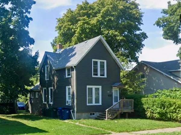 $1,600 | 1634 Victoria Avenue, North Chicago, IL 60064