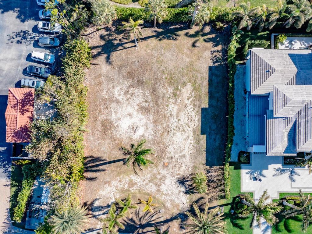 3940 Crayton Road Naples, FL 34103 - Photo 6 of 8