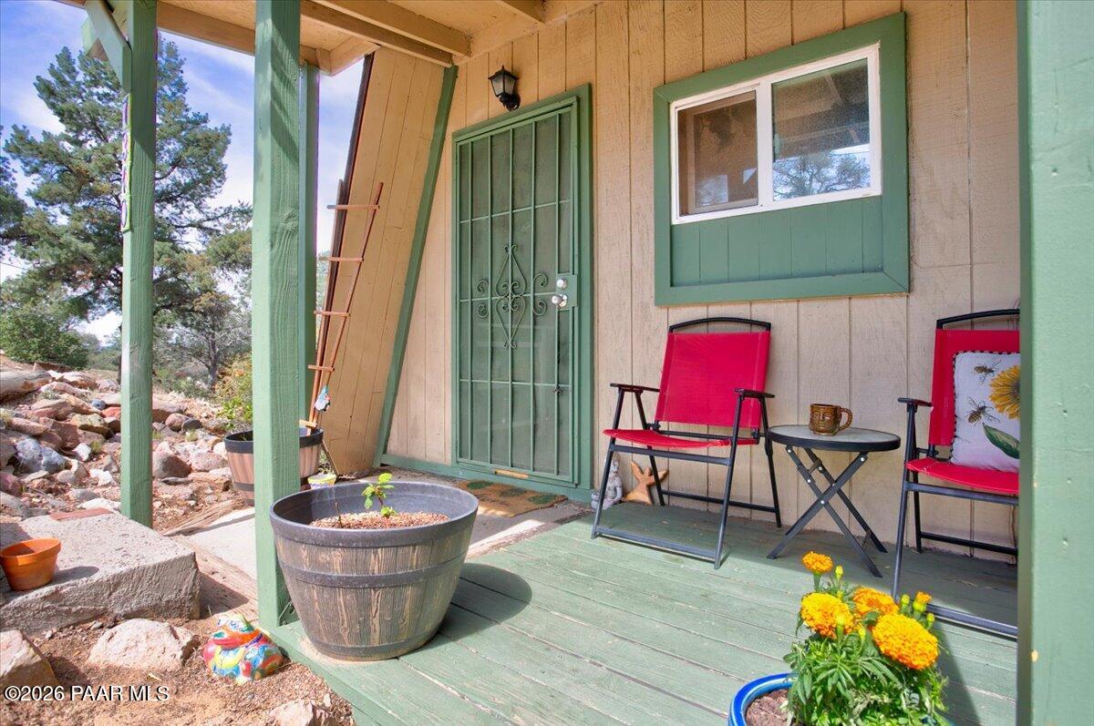 7310 West Hootenanny Road Prescott, AZ 86305 - Photo 4 of 28 02-Front Porch