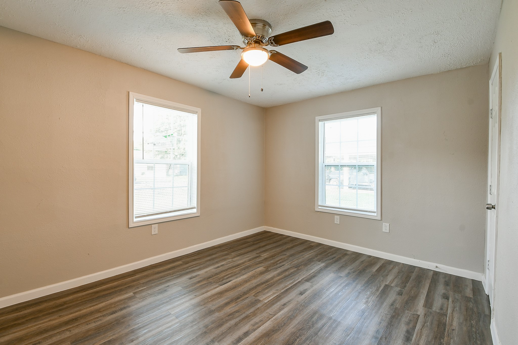 319 Rustic Drive Pasadena, TX 77502 - Photo 21 of 24 Gallery Image 21