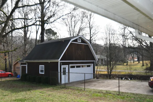 $229,000 | 407 Old Hog Creek Road, Waynesboro, TN 38485