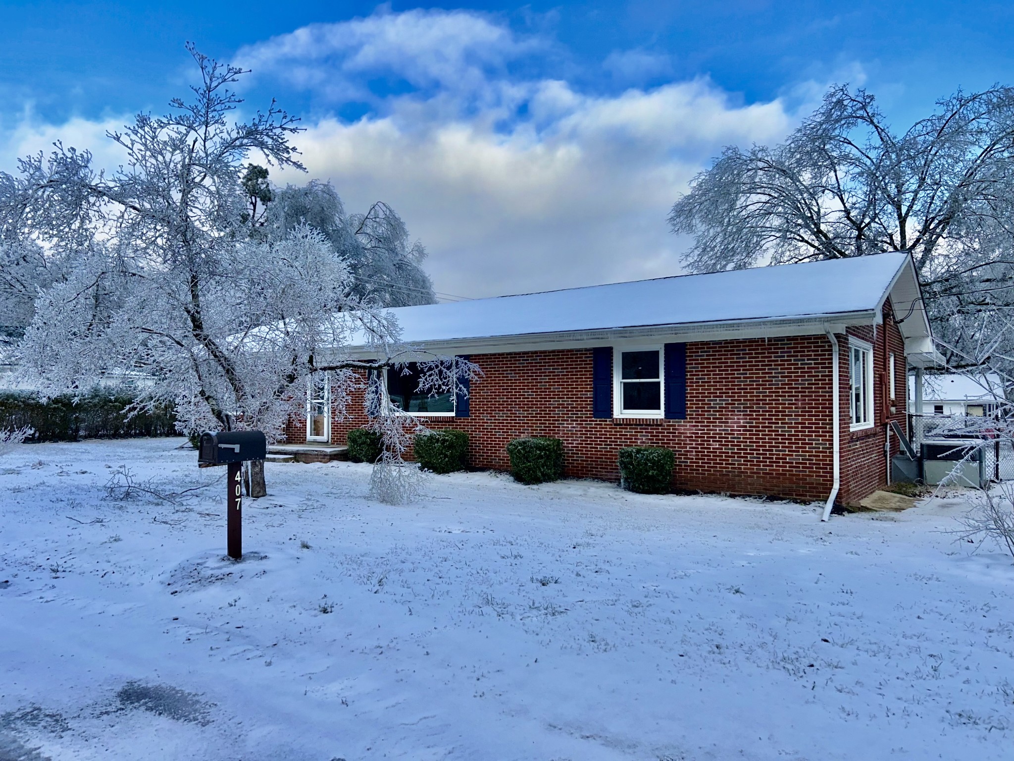 407 Old Hog Creek Road Waynesboro, TN 38485 - Photo 2 of 64