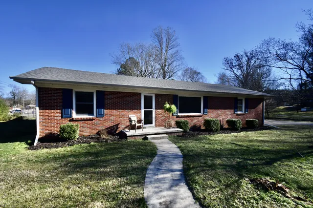 $229,000 | 407 Old Hog Creek Road, Waynesboro, TN 38485