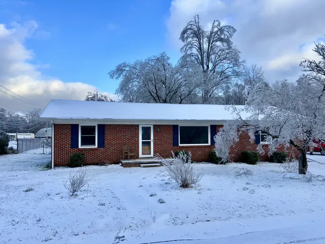 $229,000 | 407 Old Hog Creek Road, Waynesboro, TN 38485