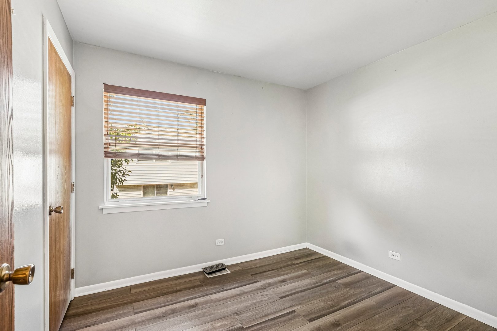 224 Raintree Court Aurora, IL 60504 - Photo 21 of 37 Gallery Image 21