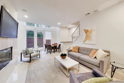 $825,000 | 1019 North Honore Street, Unit 1, Chicago, IL 60622