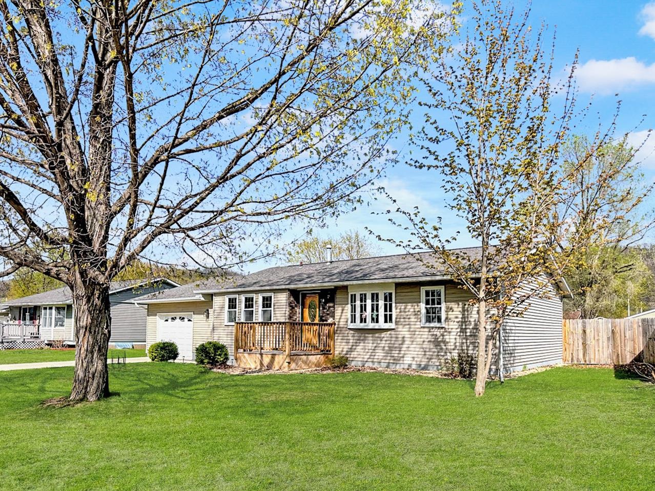 304 South State Street Prairie du Chien, WI 53821 - Photo 2 of 29