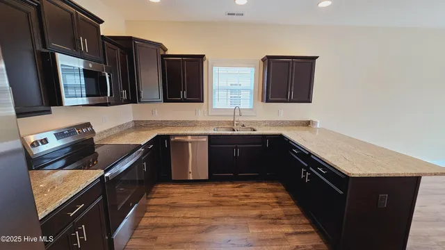 $2,350 | 542 Appalachian Trail North, Jacksonville, NC 28546