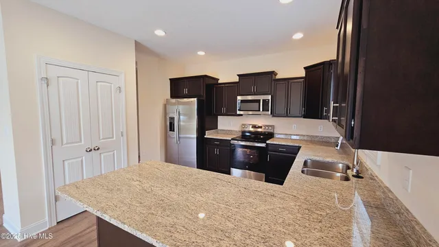 $2,350 | 542 Appalachian Trail North, Jacksonville, NC 28546