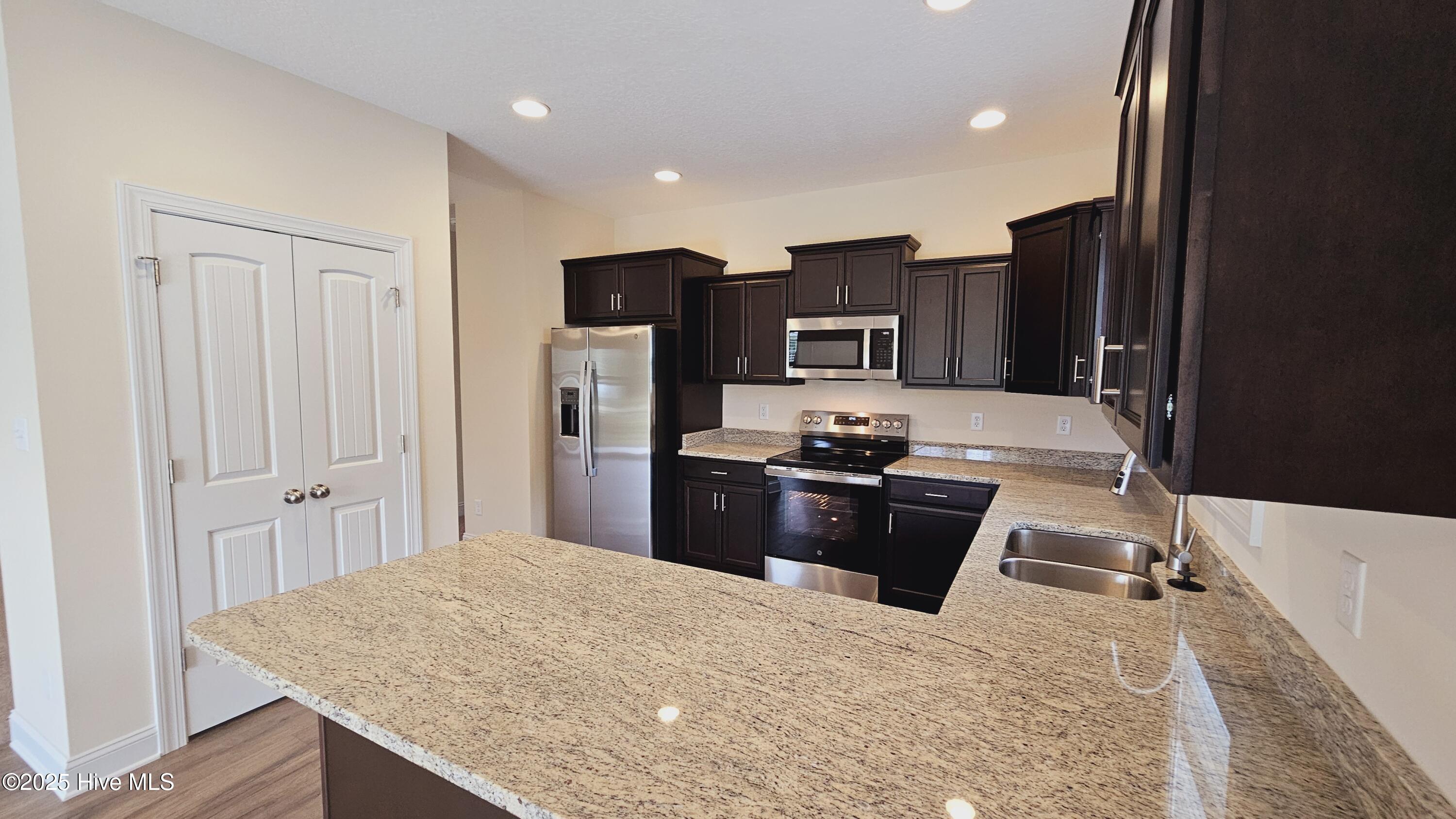 542 Appalachian Trail North Jacksonville, NC 28546 - Photo 15 of 25 1000038130