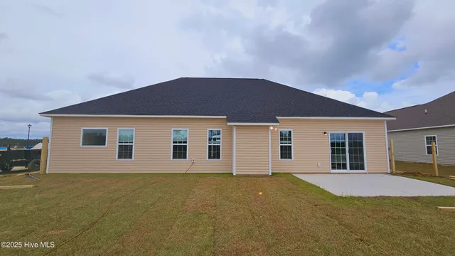 $2,350 | 542 Appalachian Trail North, Jacksonville, NC 28546