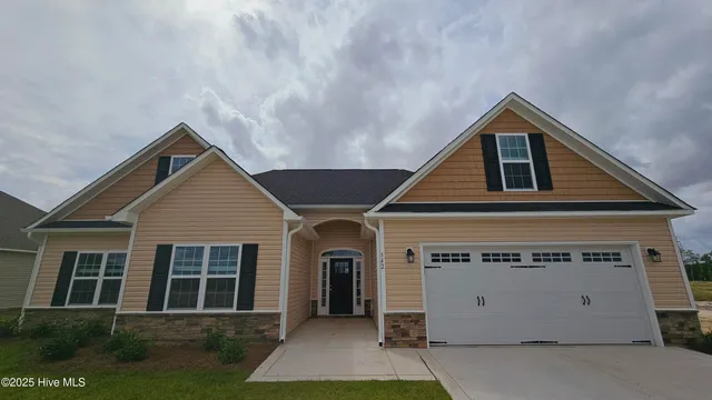 $2,350 | 542 Appalachian Trail North, Jacksonville, NC 28546