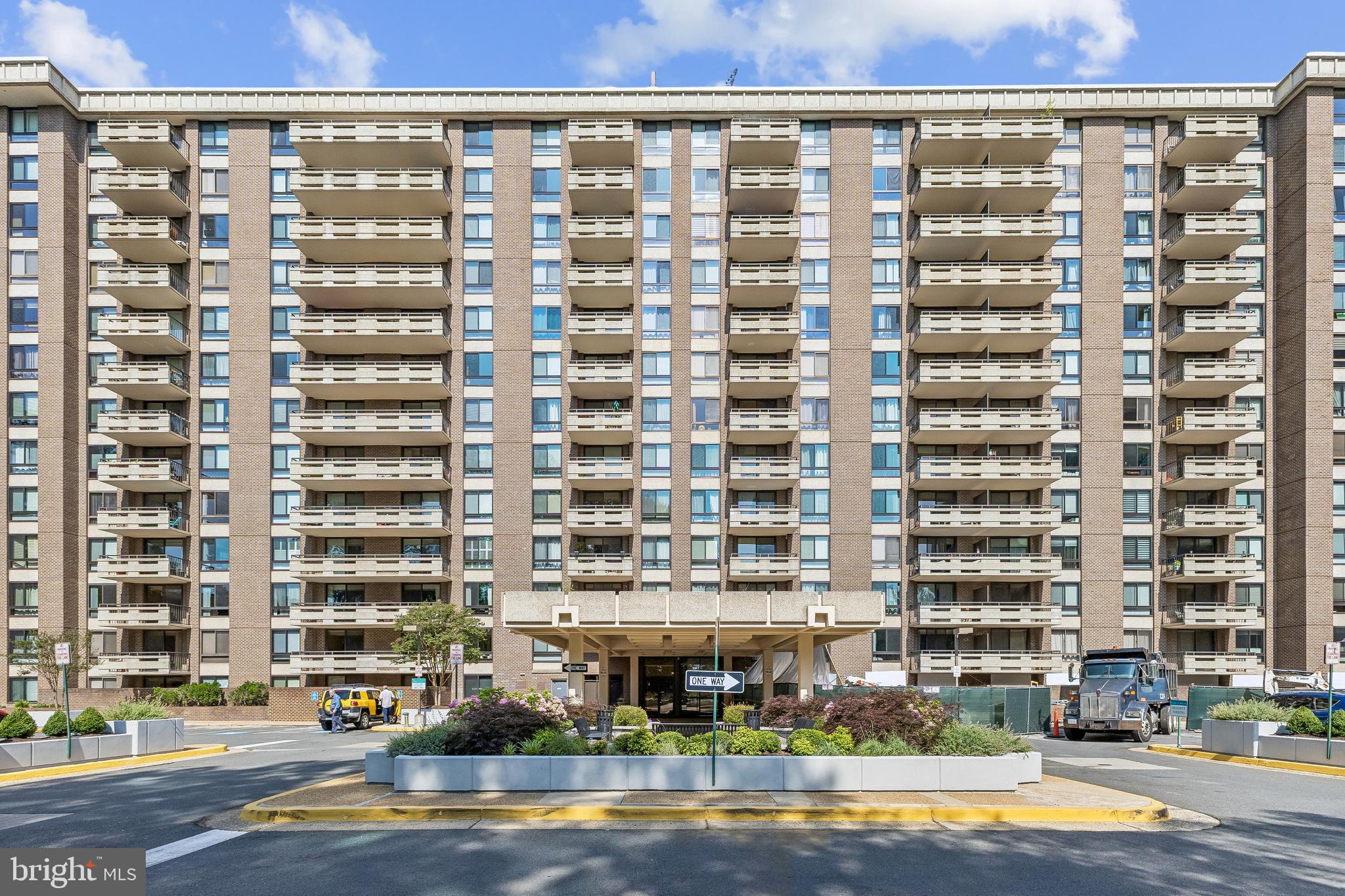 1808 Old Meadow Road, Unit 418 McLean, VA 22102 - Photo 18 of 22