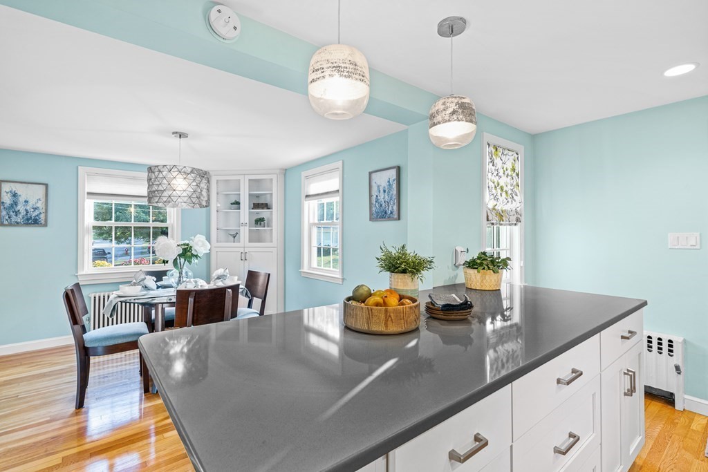 6 Laurel Road Lynnfield, MA 01940 - Photo 12 of 33 Gallery Image 12