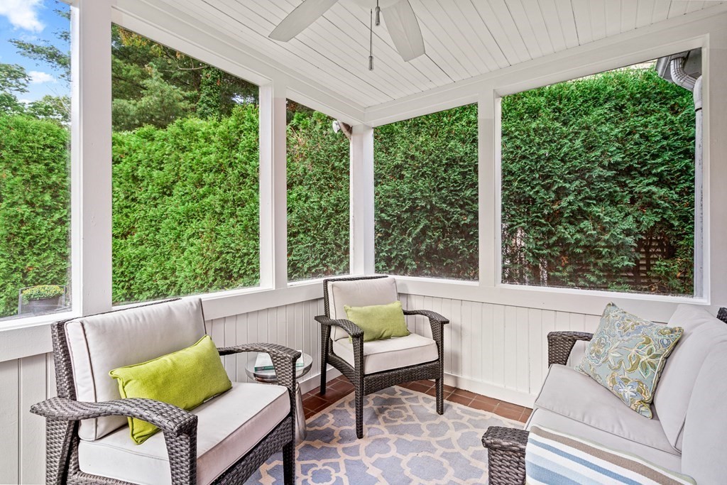 6 Laurel Road Lynnfield, MA 01940 - Photo 24 of 33 Gallery Image 24