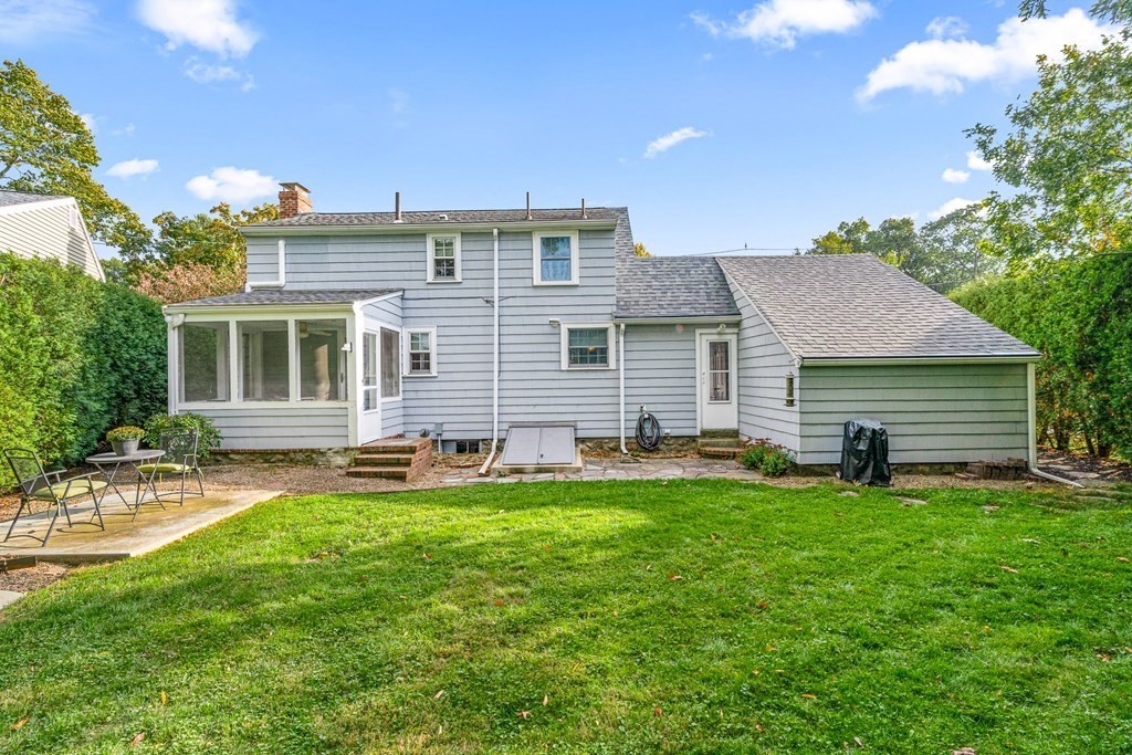 6 Laurel Road Lynnfield, MA 01940 - Photo 28 of 33 Gallery Image 28