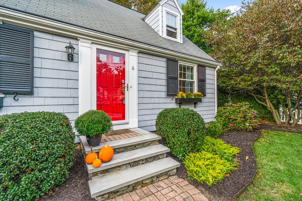 6 Laurel Road Lynnfield, MA 01940 - Photo 33 of 33 Gallery Image 33