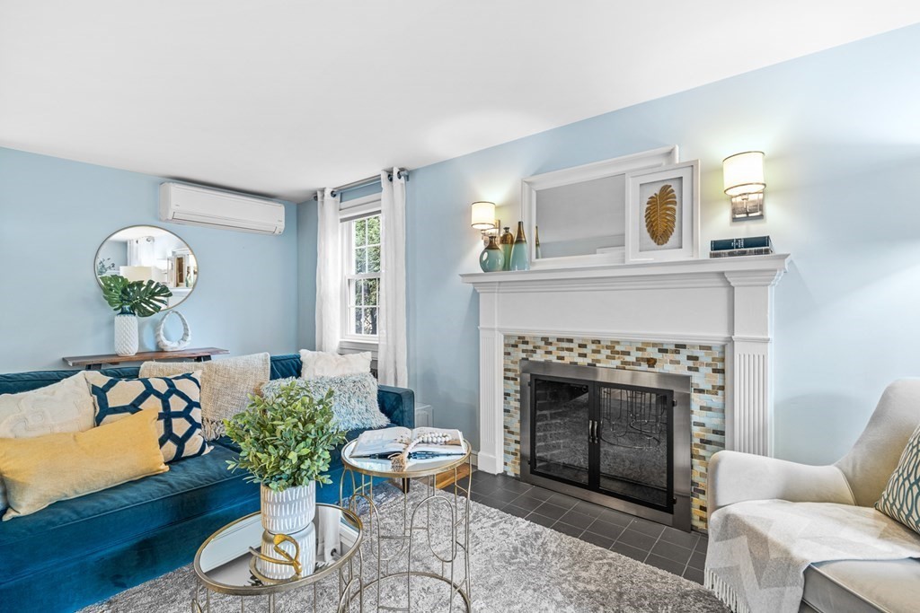 6 Laurel Road Lynnfield, MA 01940 - Photo 6 of 33 Gallery Image 6