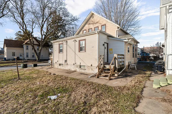 $114,900 | 1527 West 6th Street, Davenport, IA 52802