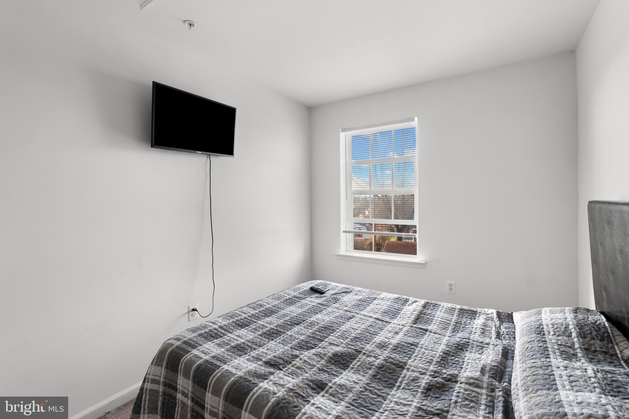 8853 Delegge Road Baltimore, MD 21237 - Photo 7 of 28