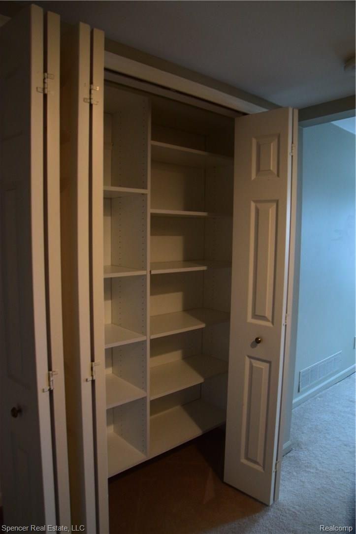 1665 Huntington Park Rochester, MI 48309 - Photo 33 of 39 Custom California Closet 6.