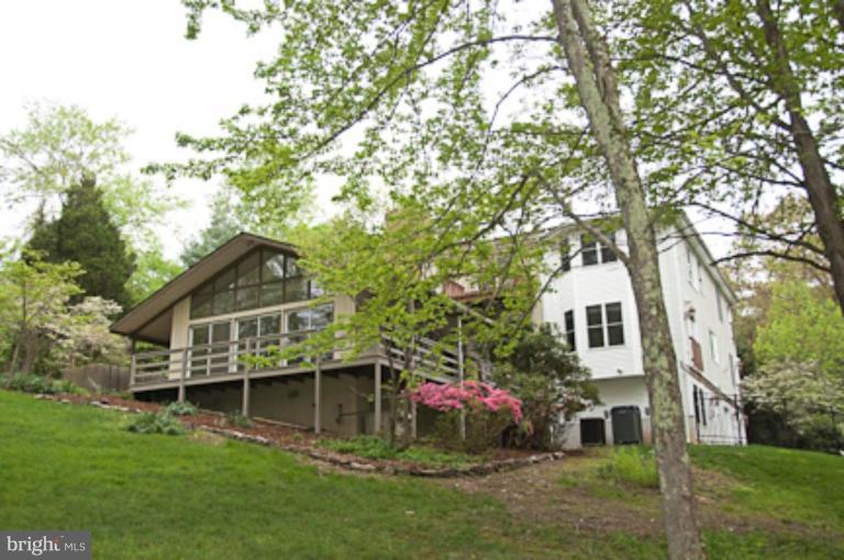 13513 Esworthy Road Darnestown, MD 20874 - Photo 11 of 30 Exterior (Rear)