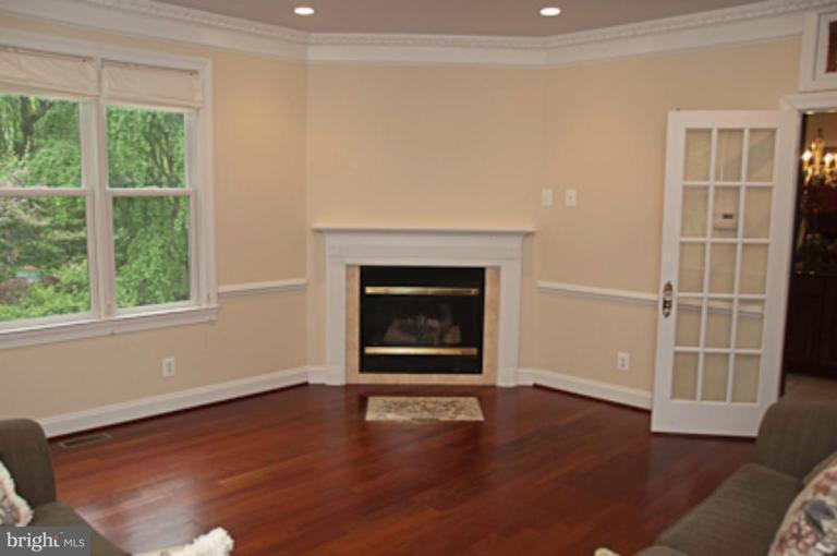 13513 Esworthy Road Darnestown, MD 20874 - Photo 13 of 30 Family Room