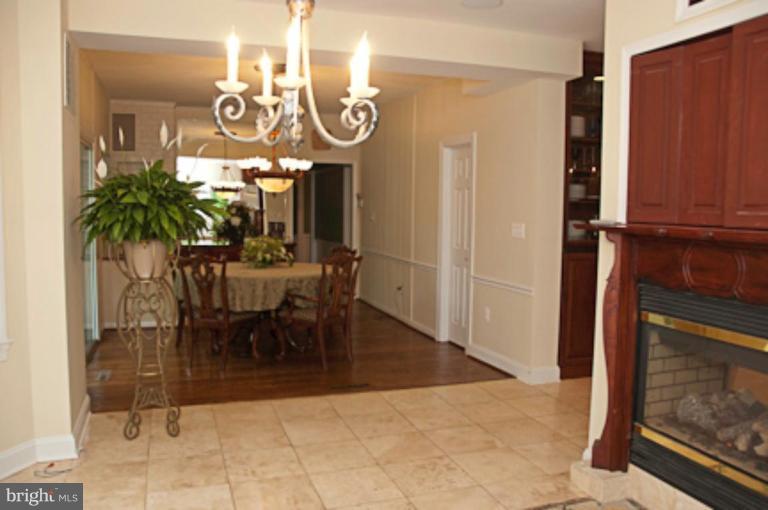 13513 Esworthy Road Darnestown, MD 20874 - Photo 20 of 30 Dining Room