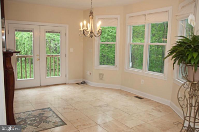 13513 Esworthy Road Darnestown, MD 20874 - Photo 21 of 30 Breakfast Area