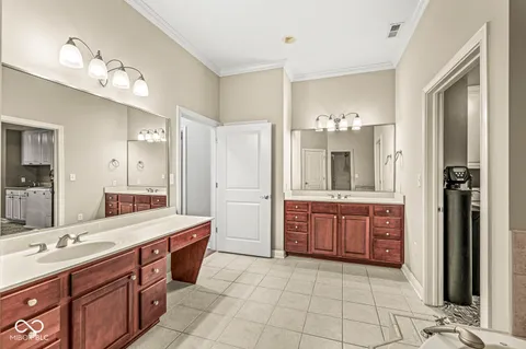 $899,900 | 350 North Meridian Street, Unit 901, Indianapolis, IN 46204