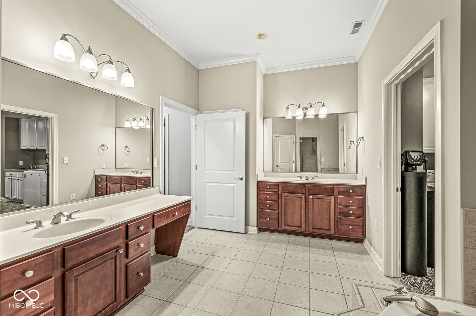 350 North Meridian Street, Unit 901 Indianapolis, IN 46204 - Photo 25 of 55