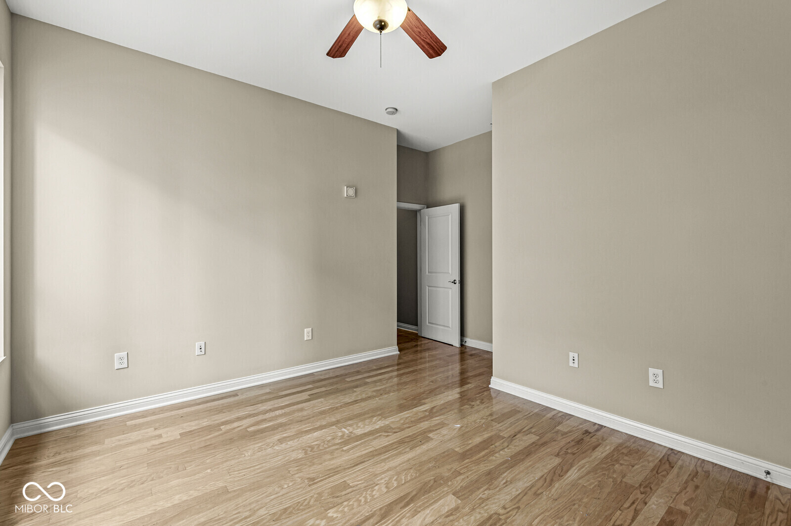 350 North Meridian Street, Unit 901 Indianapolis, IN 46204 - Photo 30 of 55