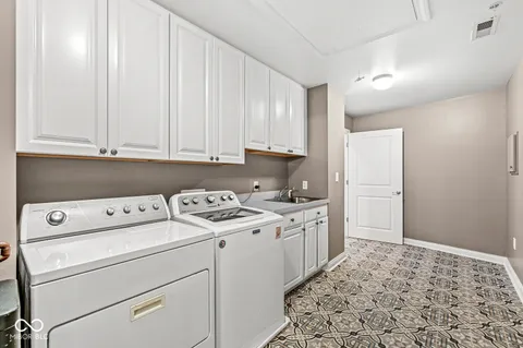 $899,900 | 350 North Meridian Street, Unit 901, Indianapolis, IN 46204