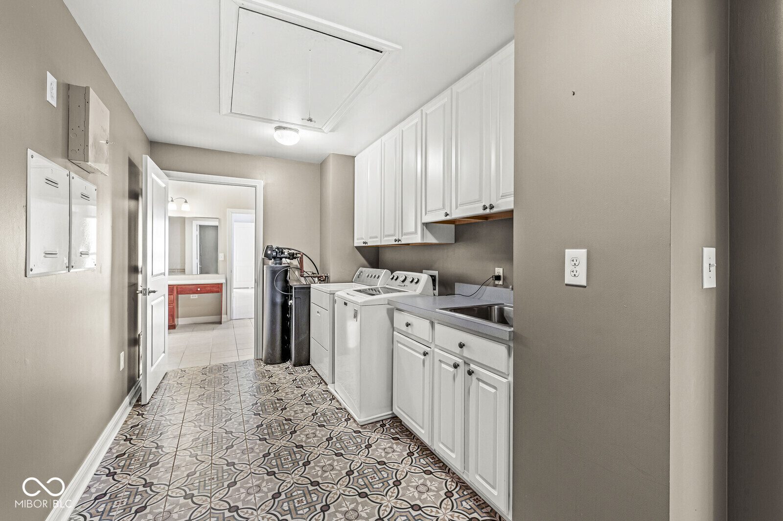 350 North Meridian Street, Unit 901 Indianapolis, IN 46204 - Photo 39 of 55