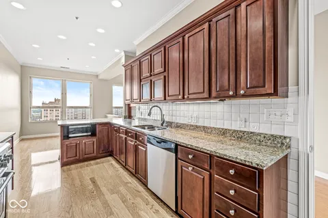 $899,900 | 350 North Meridian Street, Unit 901, Indianapolis, IN 46204