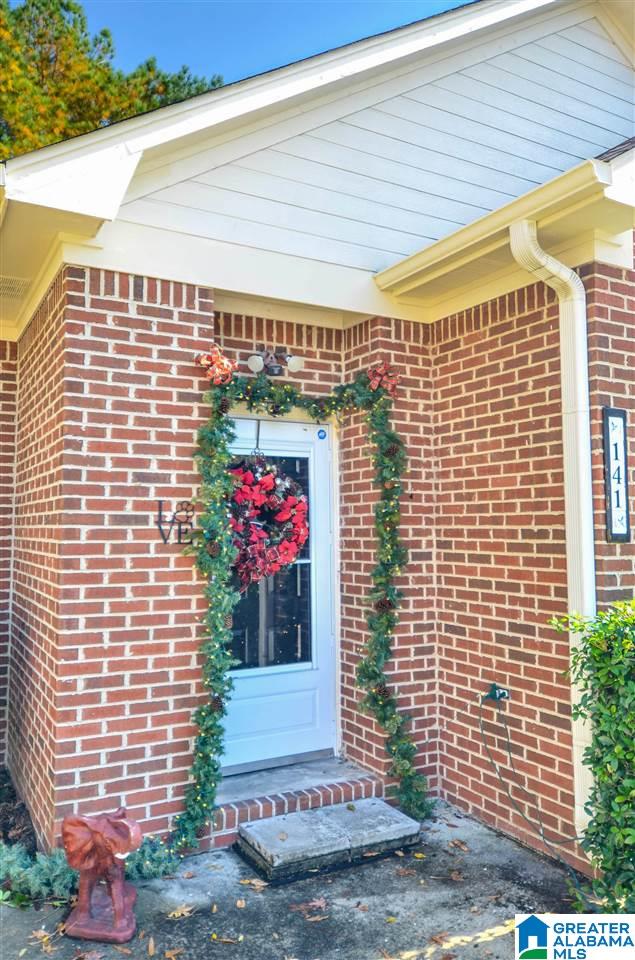141 Timberleaf Circle Alabaster, AL 35007 - Photo 2 of 25 Gallery Image 2