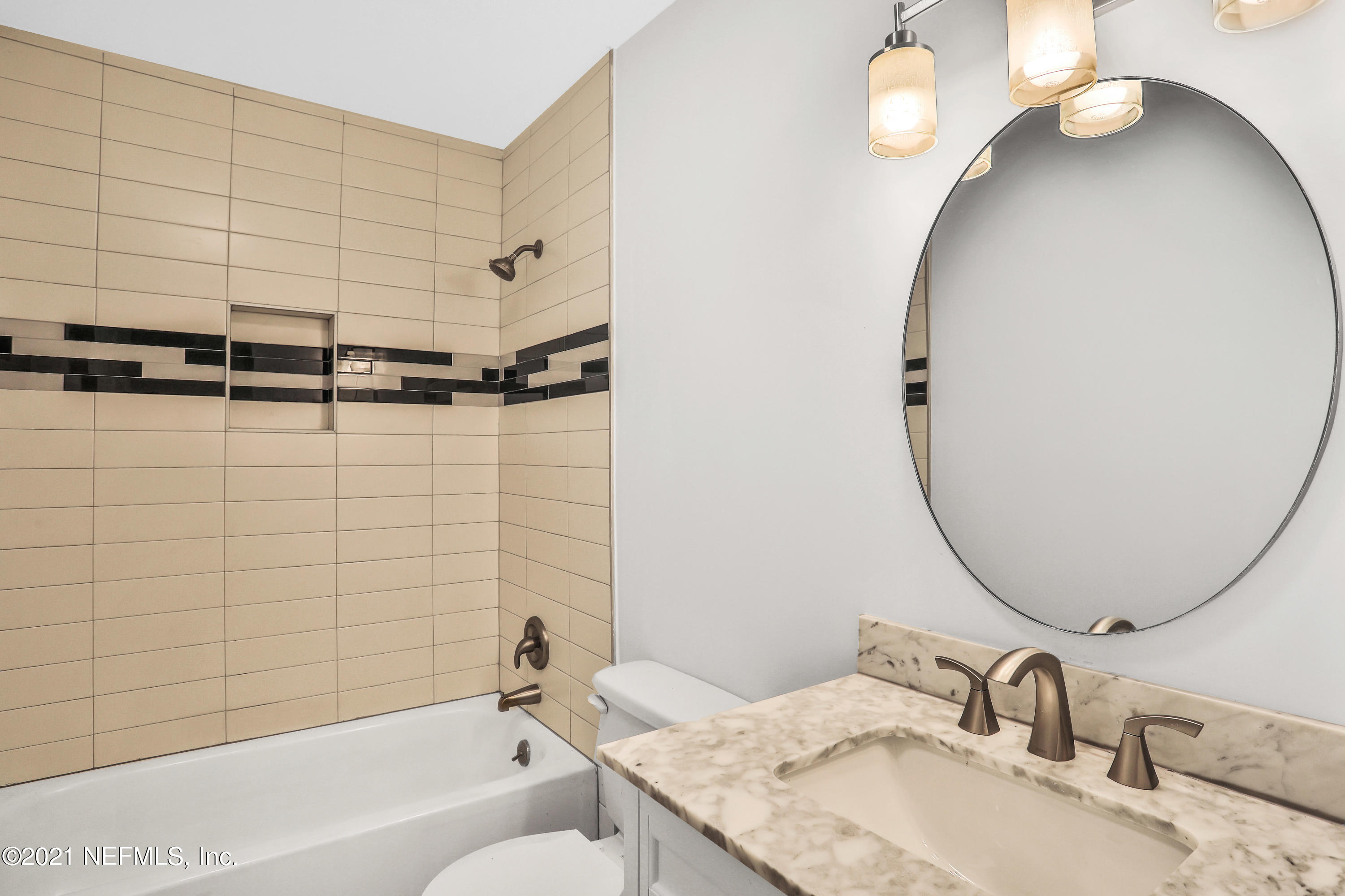 3401 Waverly Dock Road Jacksonville, FL 32223 - Photo 15 of 16 Guest Bathroom